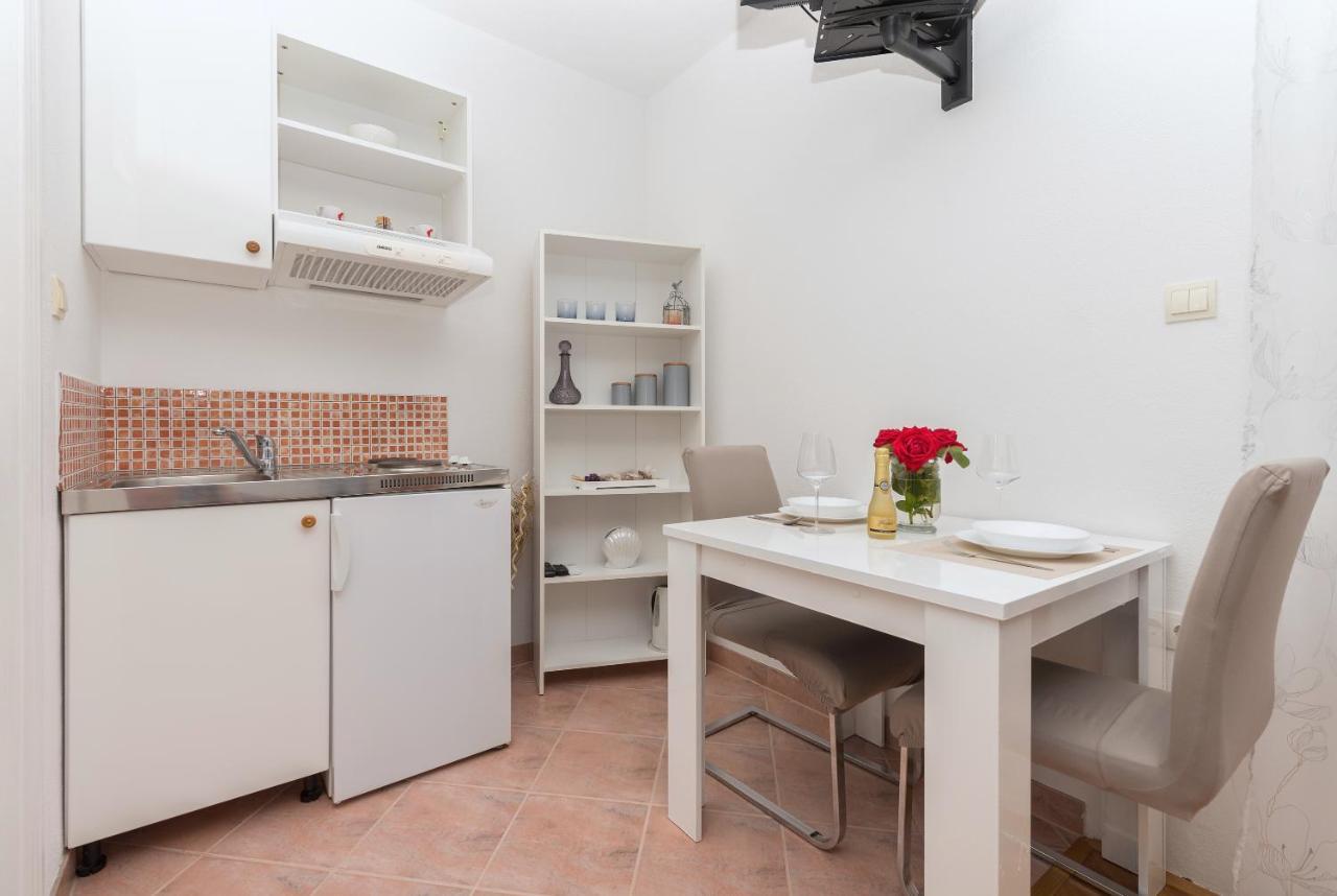 Skiljini Dvori - Studio-Apartman 1 Makarska Kültér fotó